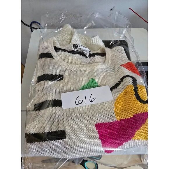 Vintage 80s Sleeveless Knit Top With Bold Geometric Design & Stripes Womens L - Picture 11 of 11